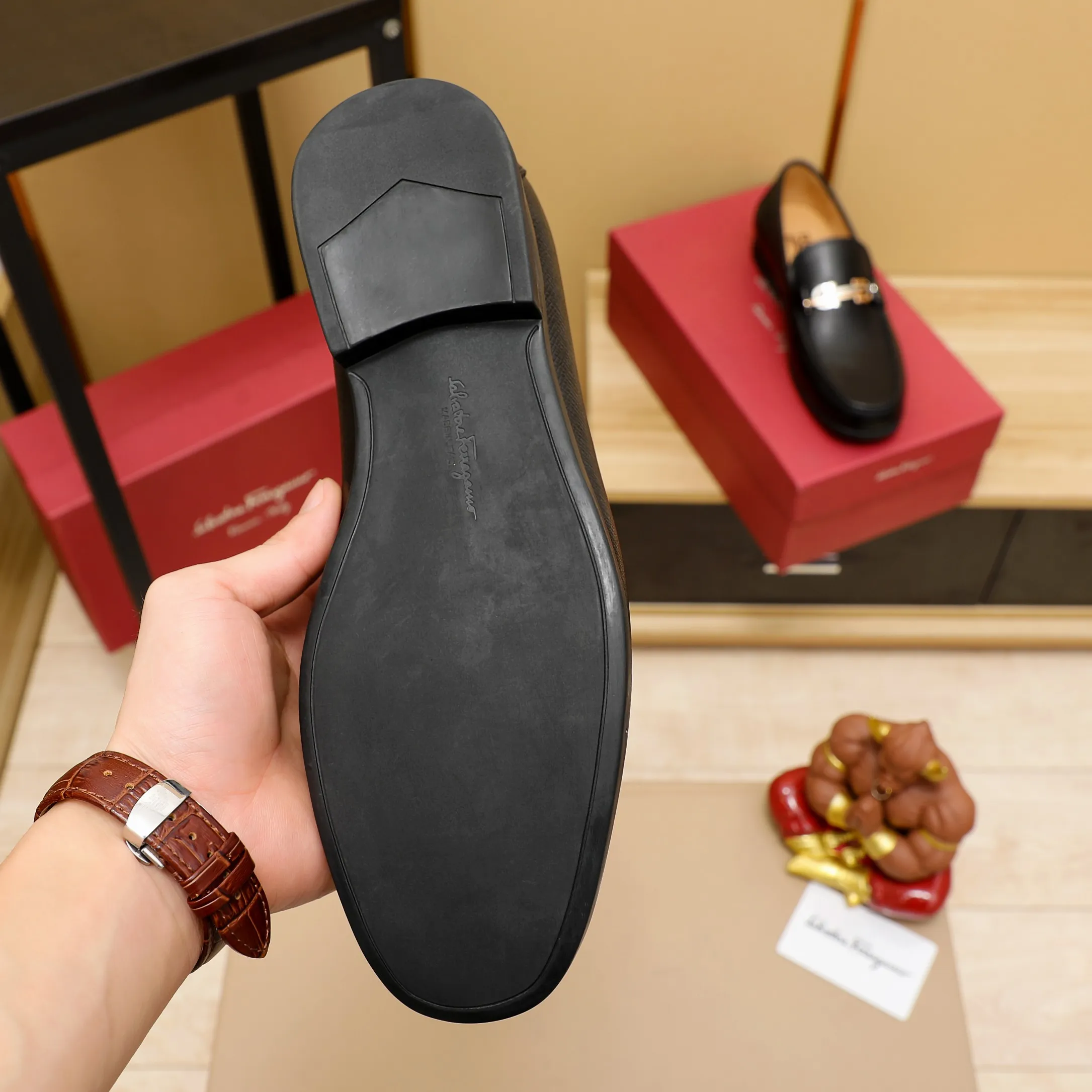 Men's clothing and shoes 💰460 🔥Ferragamo's new men's casual slip-on shoes🇨🇳Official website original 1:1 mold opening, original quality💯Fine workmanship, high-end luxury☘The upper is made of imported Italian first-layer cowhide🌴Luxury🐂leather lining🍓Rubber wear-resistant and non-slip outsole, breathable and comfortable to wear🍍The first choice for high-end men, black, size 38-45